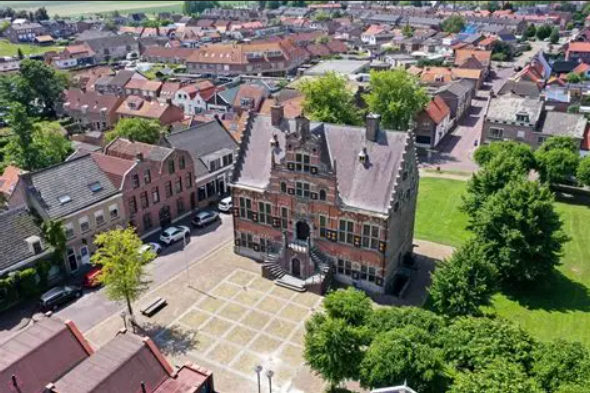 Nabijgelegen dorp